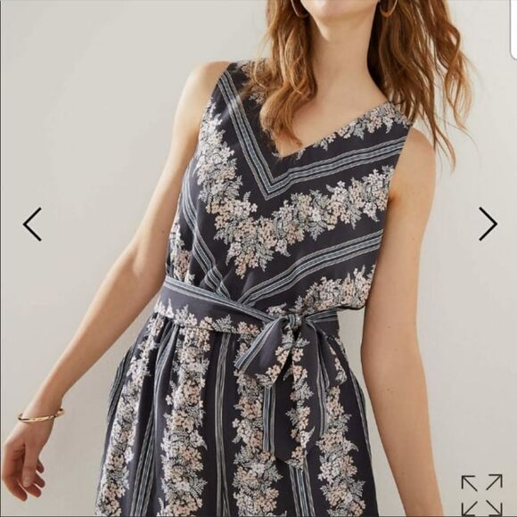 LOFT Size Small Gray Striped Floral V Neck Tie Waist Wide Leg Jumpsuit - Picture 2 of 12